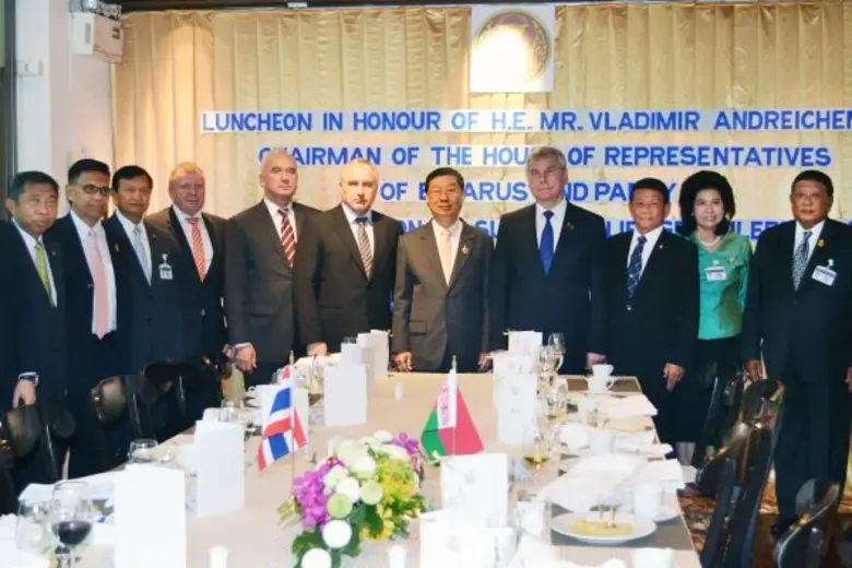 นายสุรชัย เลี้บงบุญเลิศชัย รองประธานสภานิ...