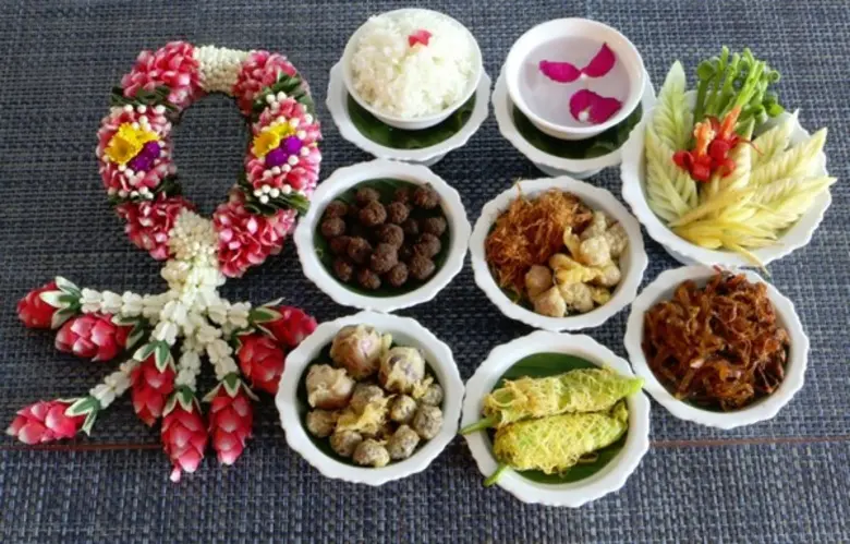 เทศกาลข้าวแช่ชาววัง ห้องอาหาร 92 คาเฟ่ โร...