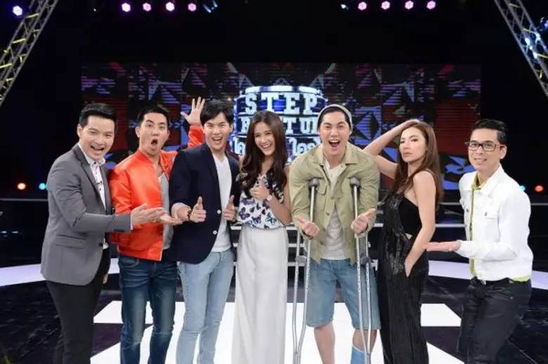 ทีวีไกด์: รายการ “STEP RIGHT UP ใครเก่ง...ใครได้!!!” หลุยส์ โก้ แพรว ดีเจเฟี๊ยต ลุยทุกเกม ชิงทองคำ 50,000 บาท !!!