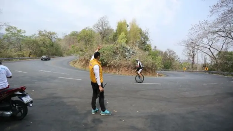 รายการ "อึ้งทึ้งเสียว กำลัง2" ทางช่อง 8 พ...