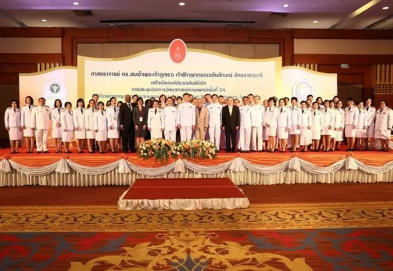 นายแพทย์อภิชัย มงคล อธิบดีกรมวิทยาศาสตร์ก...