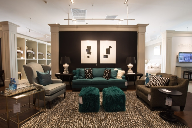 อีธาน แอลเลน เดินหน้าชู 'ลิฟวิ่ง เฮอริเทจ’ เปิดเกมรุก ตลาดเฟอร์นิเจอร์หรูสไตล์อเมริกันโมเดิร์นคลาสสิค