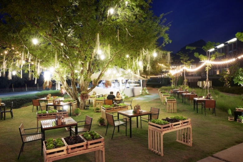 โรงแรม เอสเคป หนึ่งในแสนสิริ โฮเทล คอลเลค...