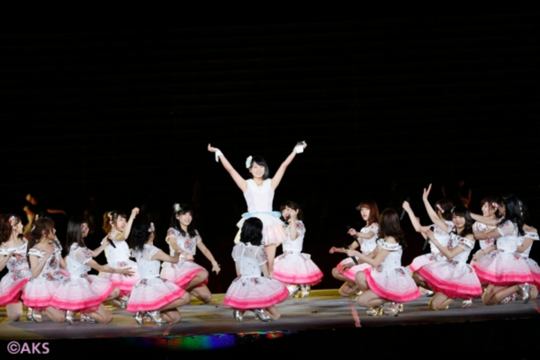 “AKS” ญี่ปุ่น ไฟเขียว “ไทย” ประกาศสร้างไอดอลกรุ๊ป “BNK48” กลางงานคอนเสิร์ตฉลอง 10 ปีวงไอดอลรุ่นพี่จากญี่ป่น “AKB48”