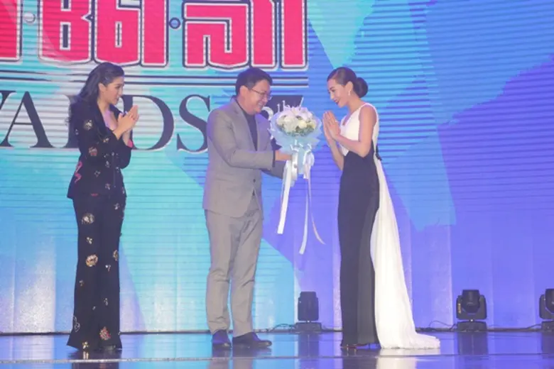“อำพลฟูดส์” ร่วมมอบรางวัล คมชัดลึก อวอร์ด ครั้งที่ 13