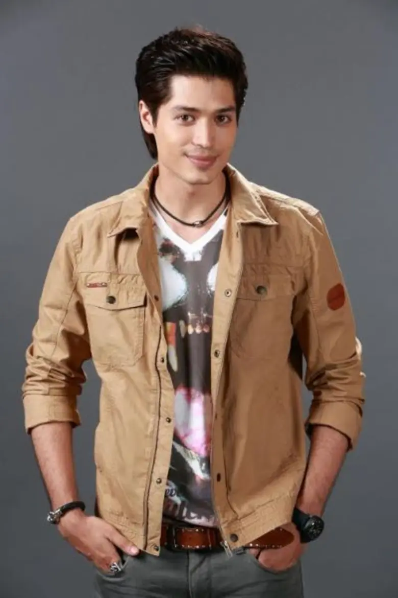 เป็นอีกบทบาทหนึ่งของนักแสดงหนุ่มมากความสา...