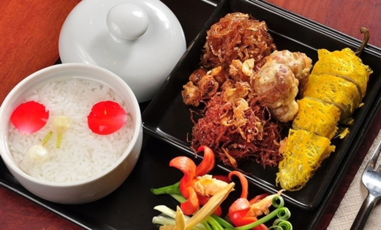 ข้าวแช่ อาหารสงกรานต์ต้อนรับหน้าร้อน ที่เมททา ร้านอาหารและบาร์ วันนี้ถึง 31 พฤษภาคม 2559