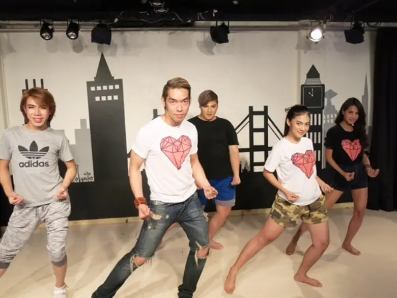 วิทยาลัยดนตรีและศิลปะการแสดง SCA (Superst...