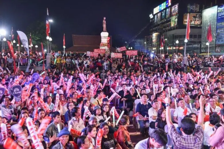 อีซูซุร่วมยินดีกับ "ป.ต.ท. เพชรรุ่งเรือง"...