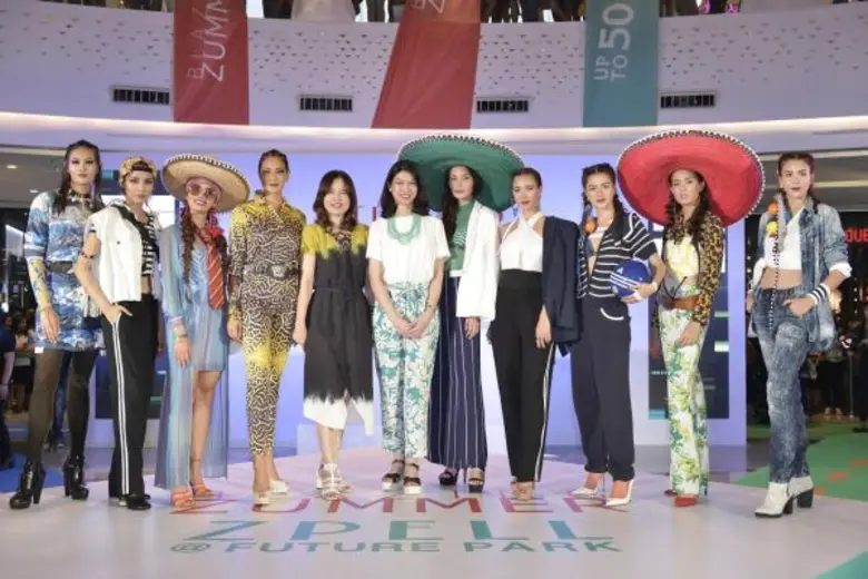 บี-คริส-ลูกเกด นำทีมสตรอง โชว์แฟชั่น Blazing Zummer