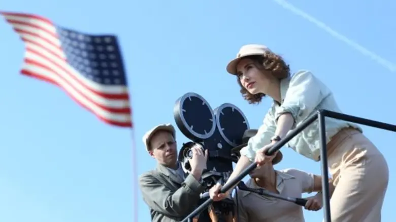 Movie Guide: 'สเตฟาน เจมส์' ทุ่มสุดชีวิตฟิตหุ่นรับบท 'เจสซี่ โอเว่นส์' เจ้าของสถิติโลกนักวิ่งผิวดำคนแรก ผู้กล้าท้าทายฮิตเลอร์ใน "RACE ต้องกล้าวิ่ง"