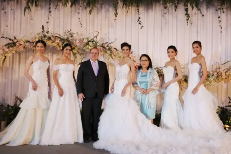 มร.วิม เอ็น. เอ็ม. ฟาเก็ล (คนที่ 3 จากซ้า...