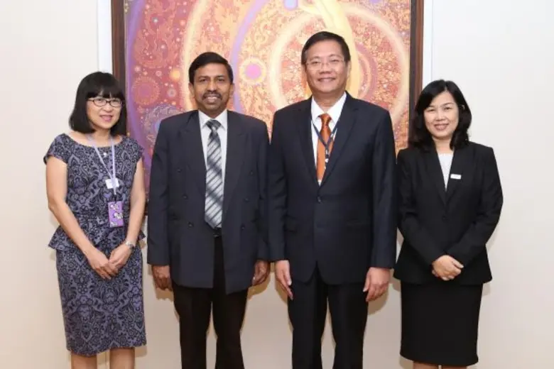 นายเขมทัศน์ สายเชื้อ (ที่ 2 จากขวา) รักษา...