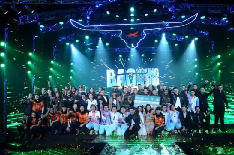 สุดเจ๋ง “เดอะวอริเออร์” คว้าแชมป์ “สายเลือดใหม่ คนพันธุ์บาว” บทพิสูจน์ “ทหารไม่ได้แค่จับปืน” ในที่สุด รายการ “บาวยังบลัด ดนตรีสร้างคุณค่าชีวิต” ซีซั่น2 ได้เดินทางมาถึงโค้งสุดท้ายสำหรับ