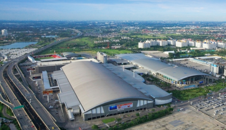 แนะนำลูกค้าผู้มาชมงานมอเตอร์โชว์, มหกรรมรถมือสอง, ง...