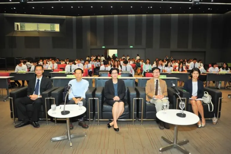 ม.กรุงเทพเป็นเจ้าภาพจัดการแข่งขันตอบปัญหา