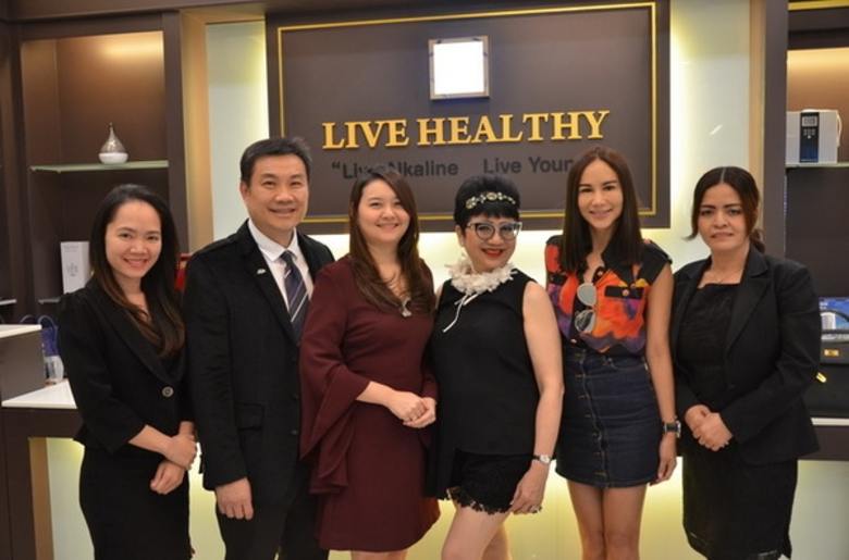 ไพฑูรย์ โตวรวิรัตน์ กรรมการผู้จัดการ และผ...