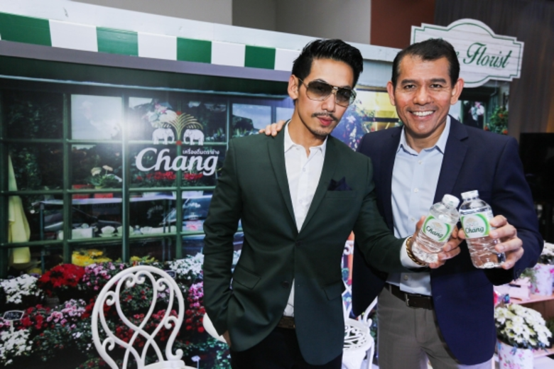 เครื่องดื่มตราช้าง เปิดตัว 3 ซีรีย์โฆษณาชุดใหม่ จากแรงบันดาลใจของ โดม - ภูมิ - เพชรจ้า สู่เรื่องราว “เพื่อเพื่อน..เต็มที่เสมอ”พร้อมคิกออฟออนไลน์แคมเปญ จัดหนักแบบเอ็กซ์คลูซีฟ 3 แนว