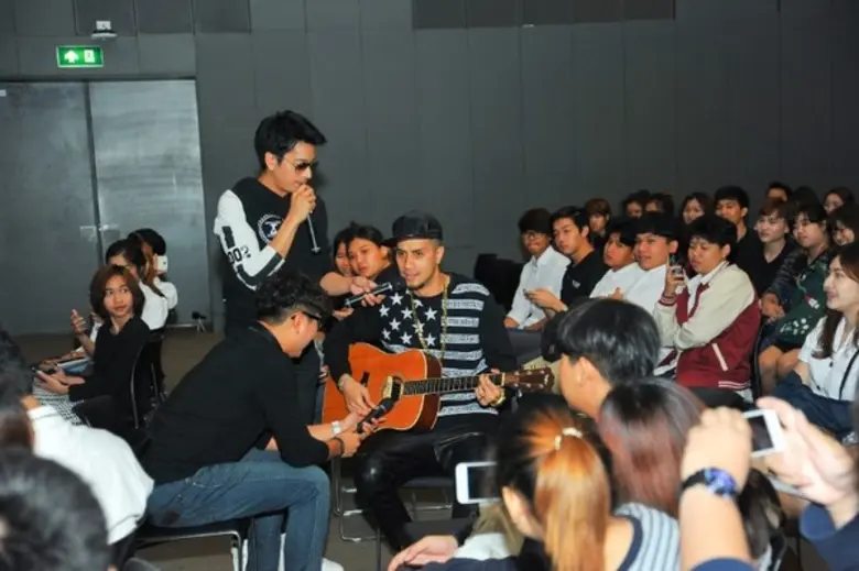 ดนตรีกับอุดมการณ์