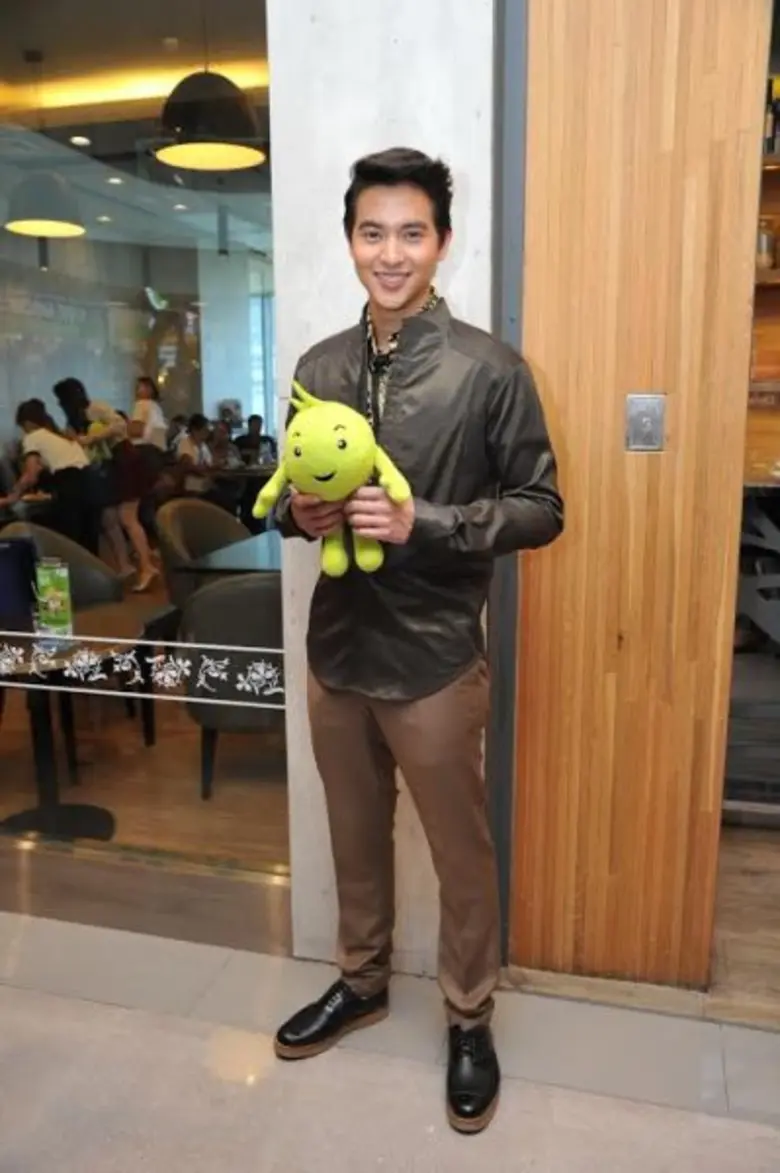 เอไอเอส คว้าตัวพรีเซ็นเตอร์สุดฮอต "เจมส์-...