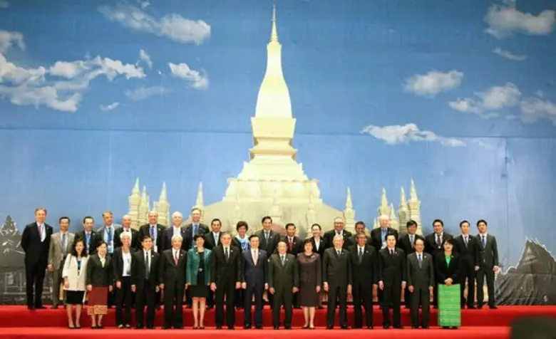 นายอภิศักดิ์ ตันติวรวงศ์ รัฐมนตรีว่าการกร...