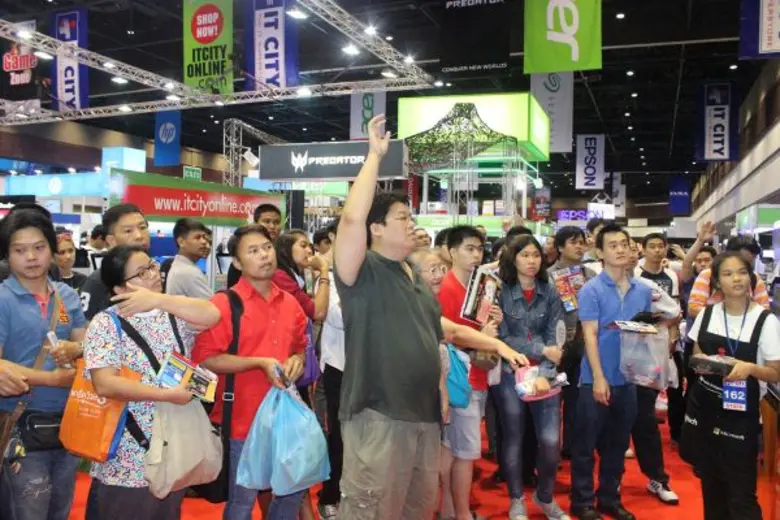 ภาพข่าว: ไอที ซิตี้ สุด chic ยอดรายได้ตามเป้าหมาย ความสำเร็จในงานคอมมาร์ต คอนเน็ค 2016
