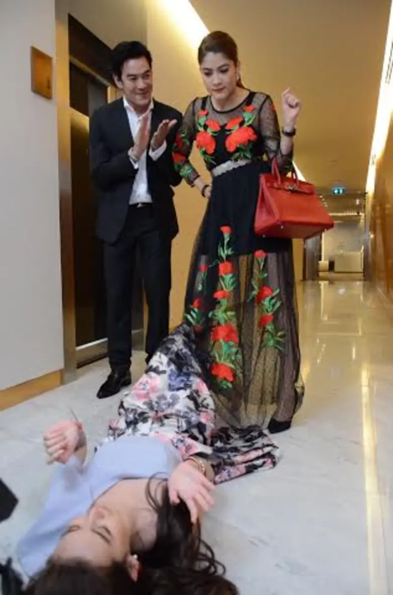 “ชาคริต” จิ๊จ๊ะ “ดาว-พิมพ์ทอง” “มาร์กี้”หึง ตบ “ดาว”ยับ