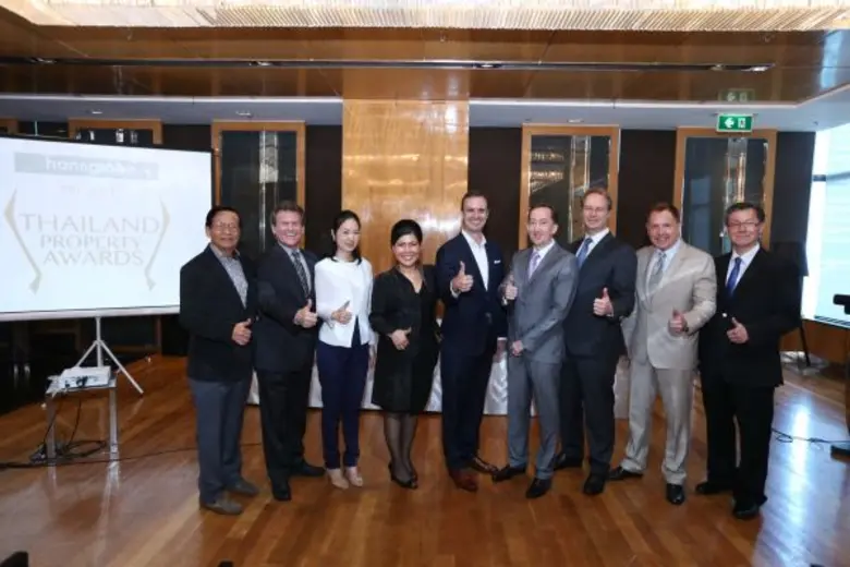 รางวัลรวม 32 รางวัลพร้อมแล้วที่จะมอบให้กั...