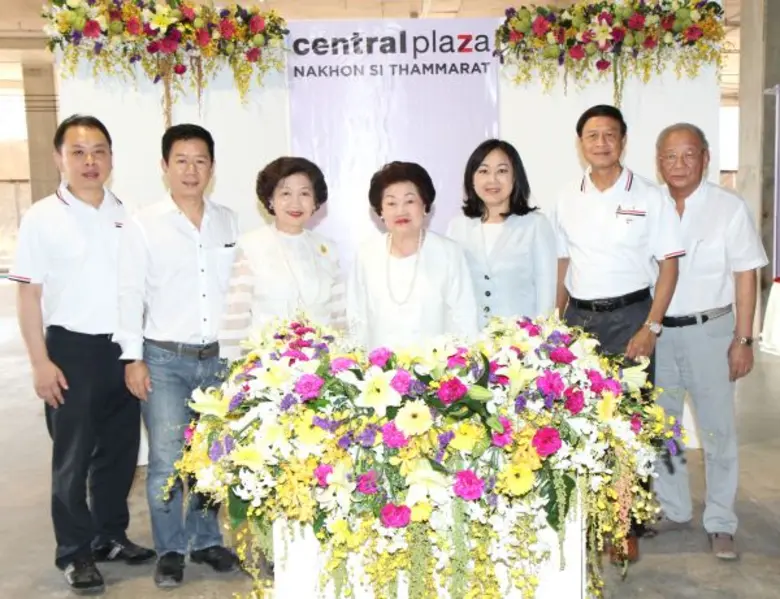 มุกดา เอื้อวัฒนะสกุล และรัตนา นรพัลลภ จัด...