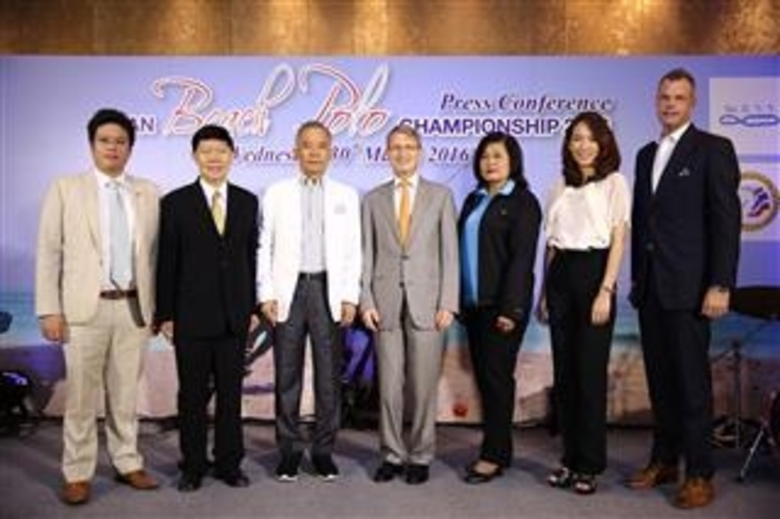 สุวัจน์ ลิปตพัลลภ ประธานที่ปรึกษาการจัดกา...