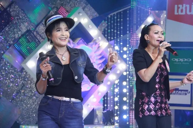 ทีวีไกด์: รายการ "กิ๊กดู๋สงครามเพลงเงินล้าน" กิ๊กดู๋ฯ สุดฮา จีบ “ก้อง ห้วยไร่” นั่งแท่นคอมเม้นท์เตเตอร์ ปล่อยมุขขำได้ใจคนดู