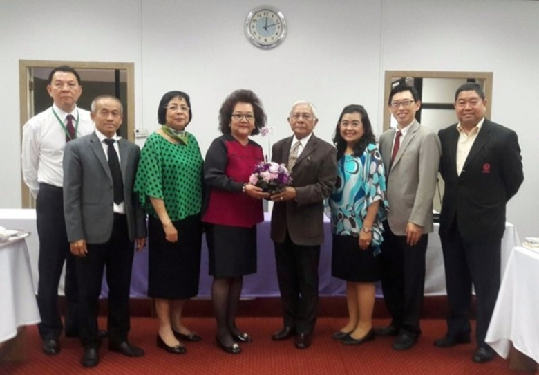 อาจารย์กฤช กาญจนาภา กรรมการและเลขานุการสภ...