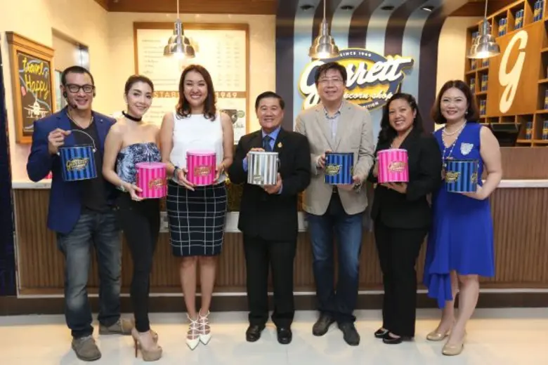 บรรยายภาพ โอลิเวีย ฮันน์ (ที่ 2 จากขวา) ร...