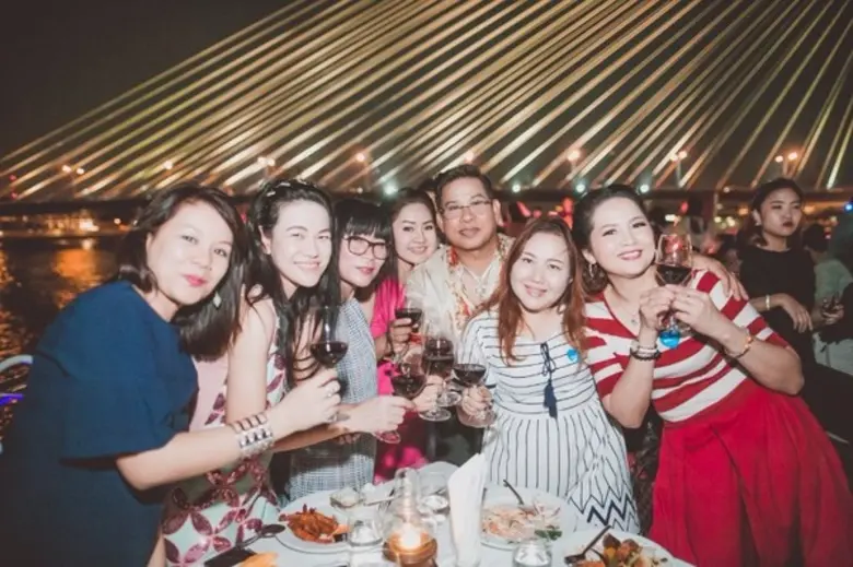 บริษัท ลาชูเล่ คอสเมติคส์ (ประเทศไทย) จำกัด จัดงาน Lachule Speed to Success & Gala Night