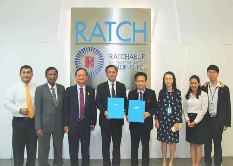 นาย กิตติ ชีวะเกตุ กรรมการ (ที่3จากซ้าย) และนายชัชพ...