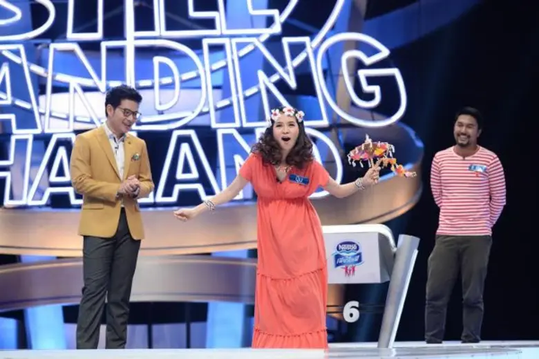 ทีวีไกด์: รายการ "ตกสิบหยิบล้าน STILL STANDING THAILAND" “ปุ้ม – เปรมสุดา” เริงร่า งัดลีลาเด็ดท้าความสูง!!! ใน ตกสิบหยิบล้านฯ