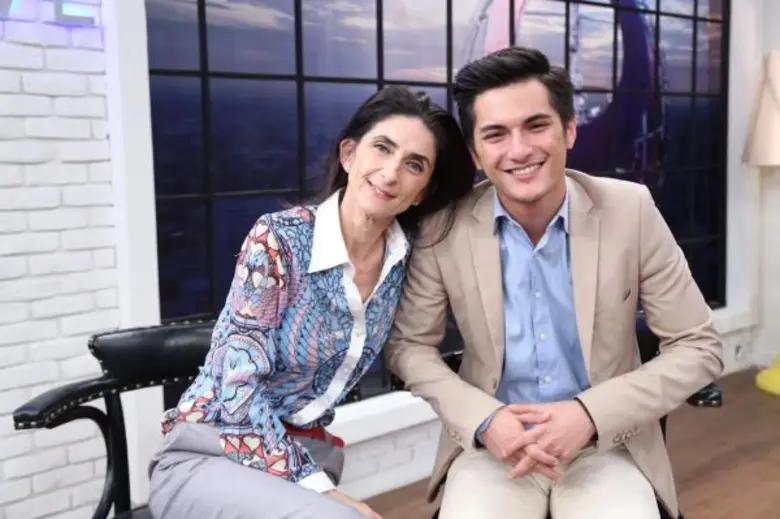 เมื่อเช้านี้ในรายการ "ตื่นมาคุย" "ชิน ชิน...