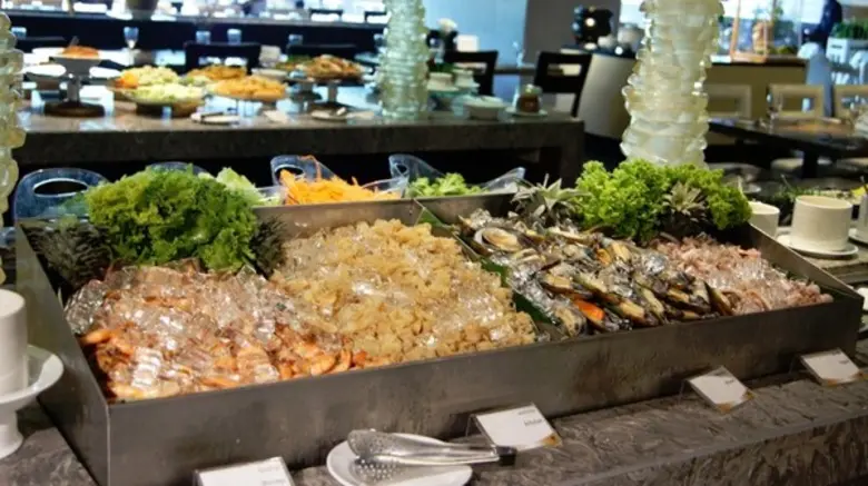 ฉลองเทศกาลสงกรานต์กับบุฟเฟ่ต์มื้อกลางวัน ...