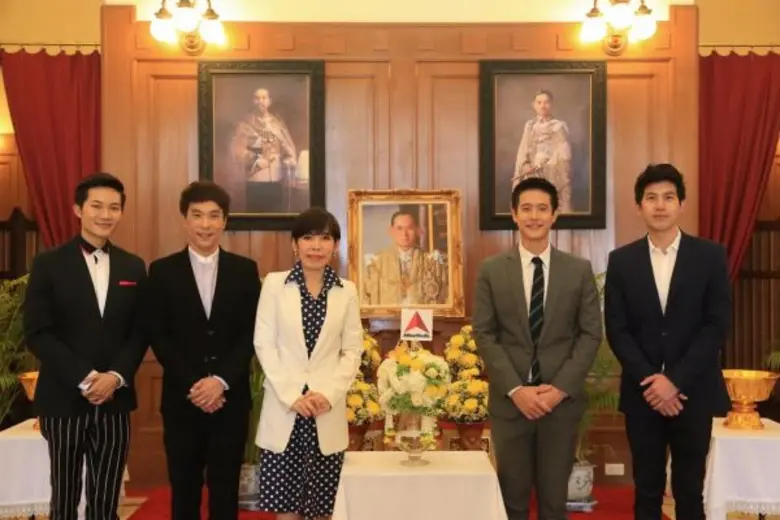 ตัวแทนดีเจจากทั้ง 3 คลื่นวิทยุของ บริษัท ...