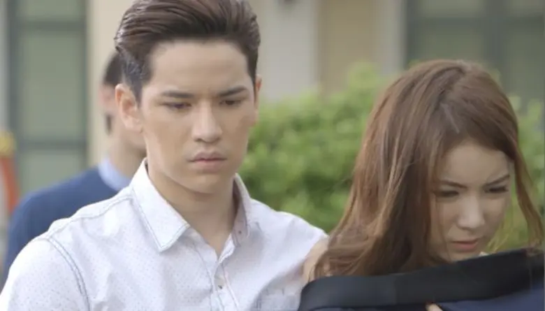 ทีวีไกด์: ซีรี่ส์ “Kiss The Series รักต้องจูบ” "มุก" โดนหลอกใส่ชุดหวิว “เต๋า” ออกโรงช่วย!!!