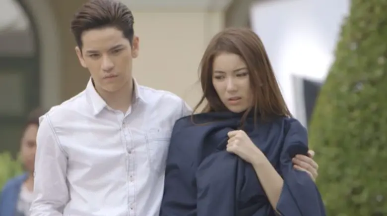 ทีวีไกด์: ซีรี่ส์ “Kiss The Series รักต้องจูบ” "มุก" โดนหลอกใส่ชุดหวิว “เต๋า” ออกโรงช่วย!!!