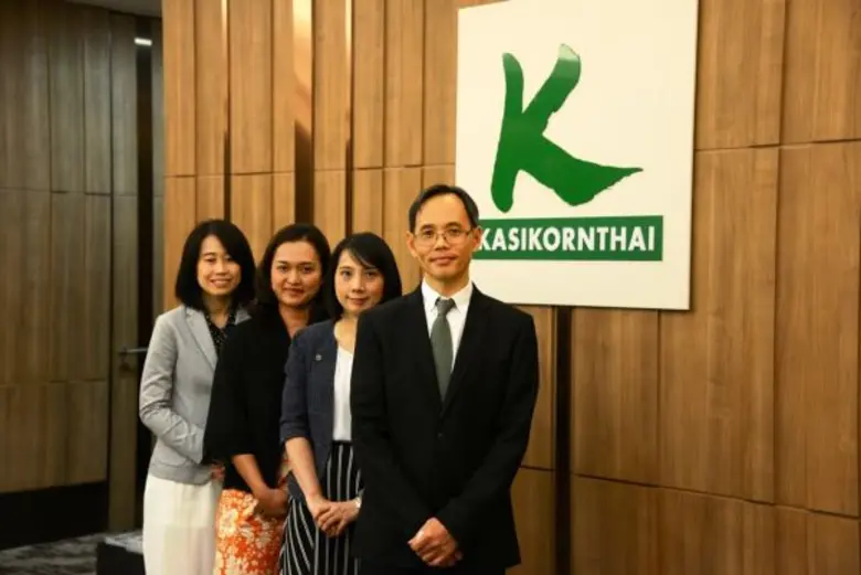 ดร.เชาว์ เก่งชน กรรมการผู้จัดการ พร้อมผู้...