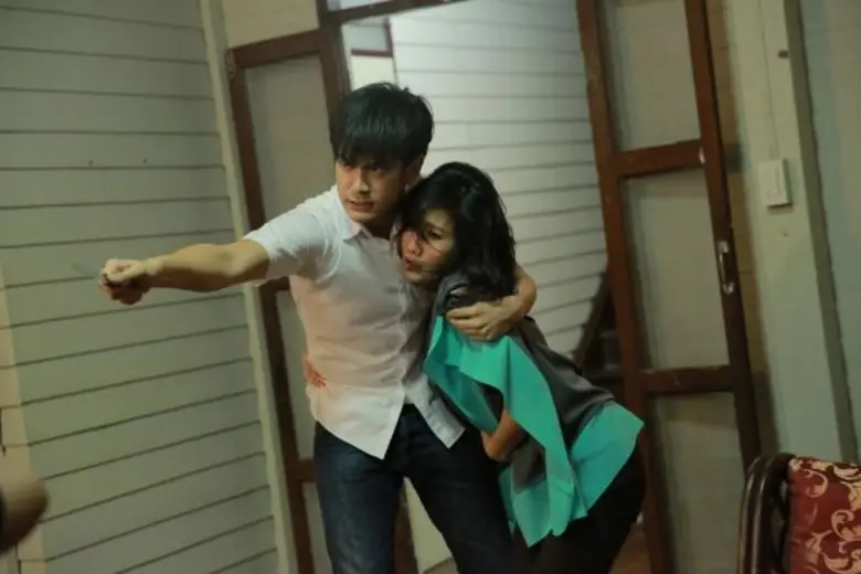 “ฌอห์ณ” โกรธจัด! เผลอต่อย “หนิง นิรุตติ์” หน้าคว่ำ ปกป้อง “ดี้ ชนานา”