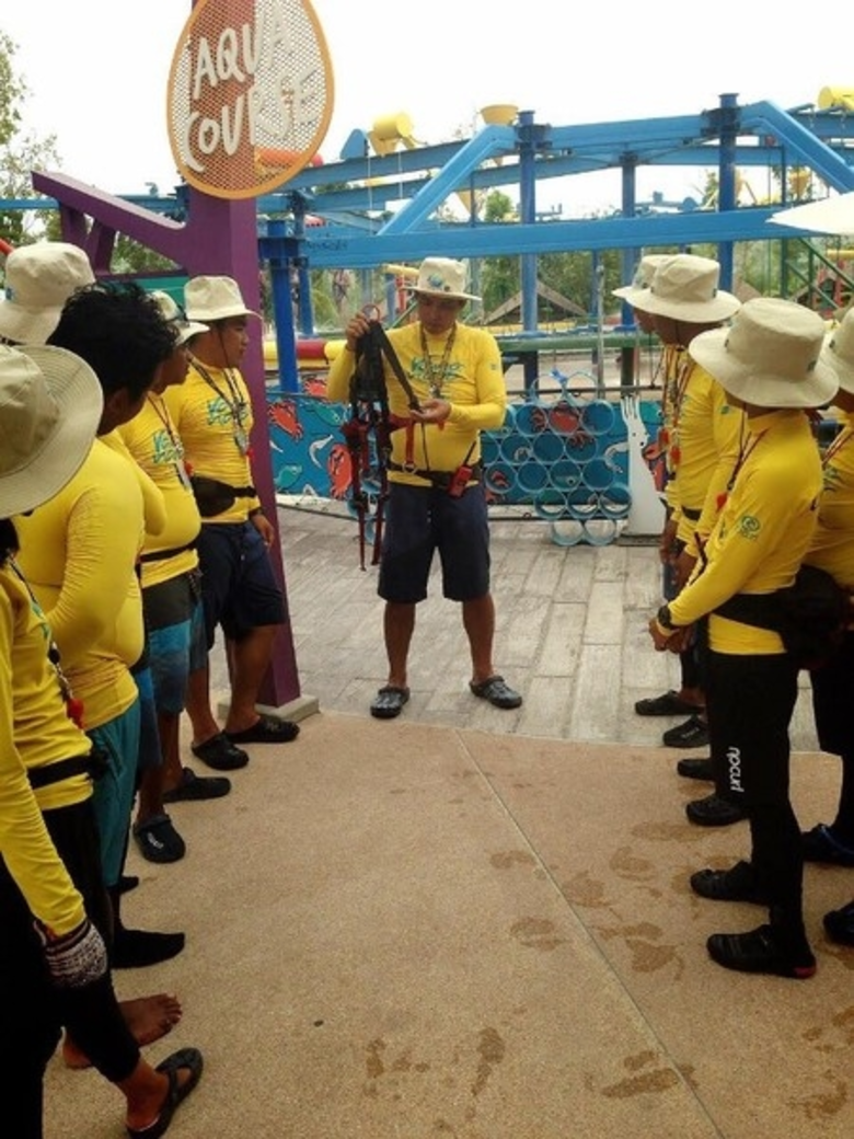 วานา นาวา หัวหิน สวนน้ำสไตล์วอเตอร์จังเกิ...