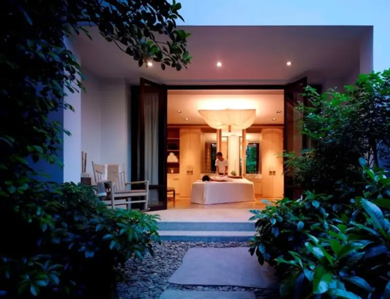 มนต์เสน่ห์แห่งมะพร้าว ณ ไอยสวรรค์สปา โรงแรมแกรนด์ ไฮแอท เอราวัณ กรุงเทพฯ