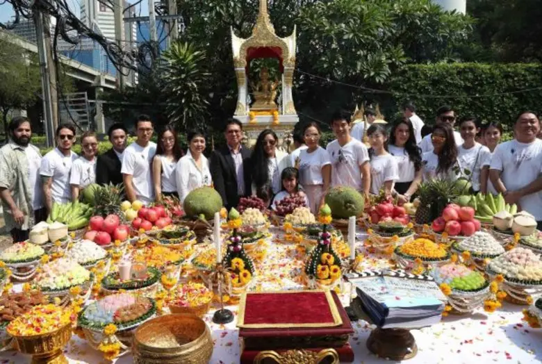 พีพีทีวี เอชดี ร่วมกับ ม.ร.ว.ศรีคำรุ้ง ยุ...