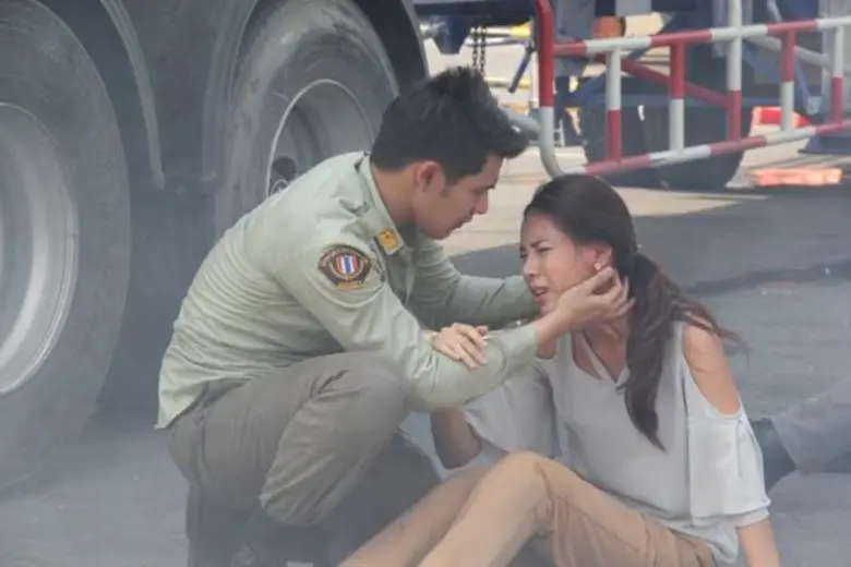 เบื้องหลังละคร “ขุนกระทิง” โอริเวอร์ จัดหนัก จัดเต็ม “ขุนกระทิง” บึ๊ม!!! รถคอนเทรนเนอร์กลางถนนบางแสน