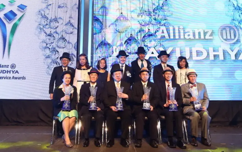 โรเบิร์ต พอล เกรย์ รองกรรมการผู้จัดการใหญ...