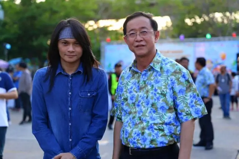 พี สะเดิด ส่งพี่น้องกลับบ้านสงกรานต์ ขับขี่ปลอดภัย ม่วนสุดติ่งตลอดทาง