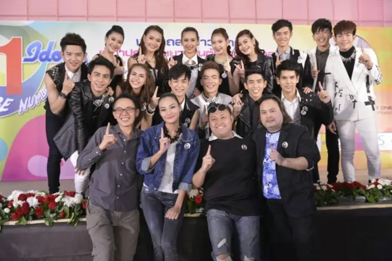 ตั้ม-นุ้ยรับน้อง TO BE NUMBER ONE IDOL รุ่นที่ 6 เข้าบ้าน